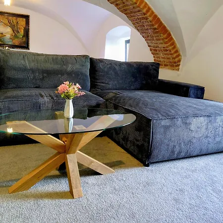Apartman 2 *