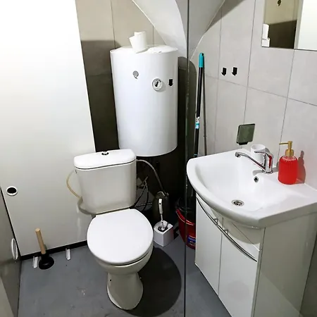 Apartman 2 *